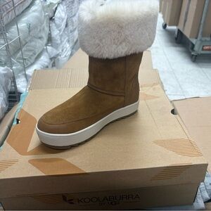 Koolaburra Brown Winter Boots with White Fur Lining